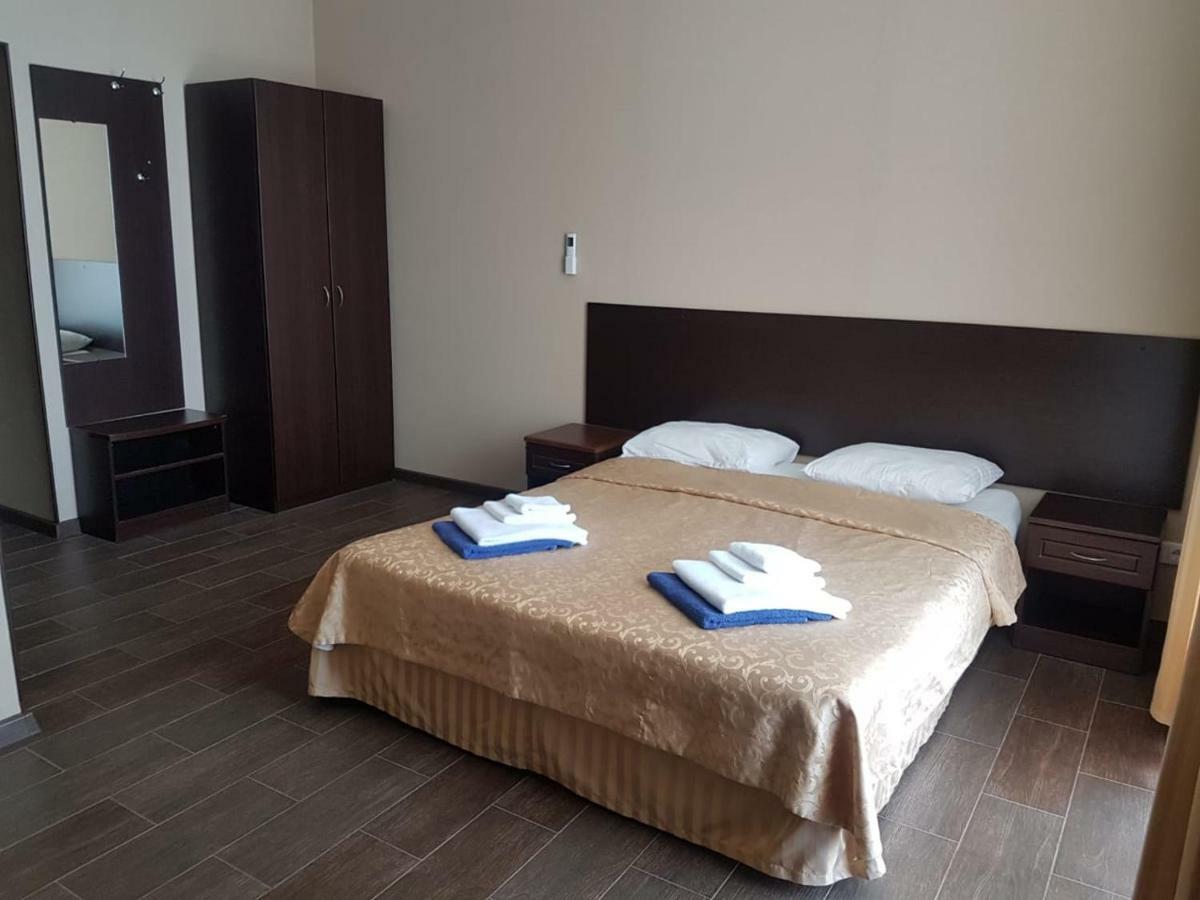 Hotel Lazurniy Bereg Gagra Exterior foto