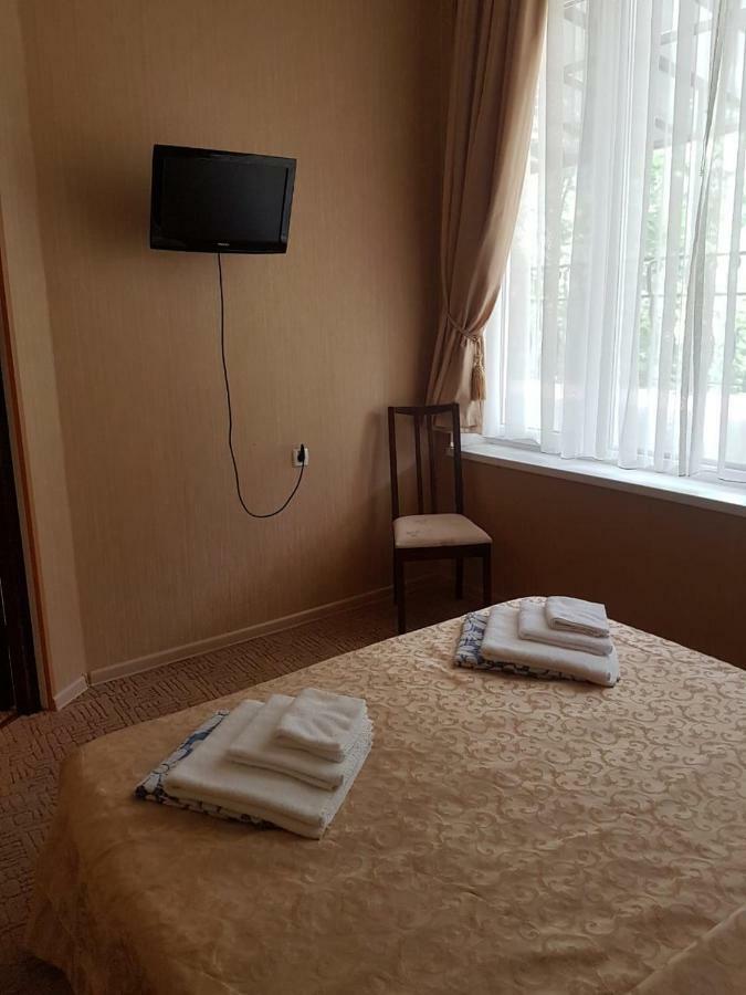 Hotel Lazurniy Bereg Gagra Exterior foto